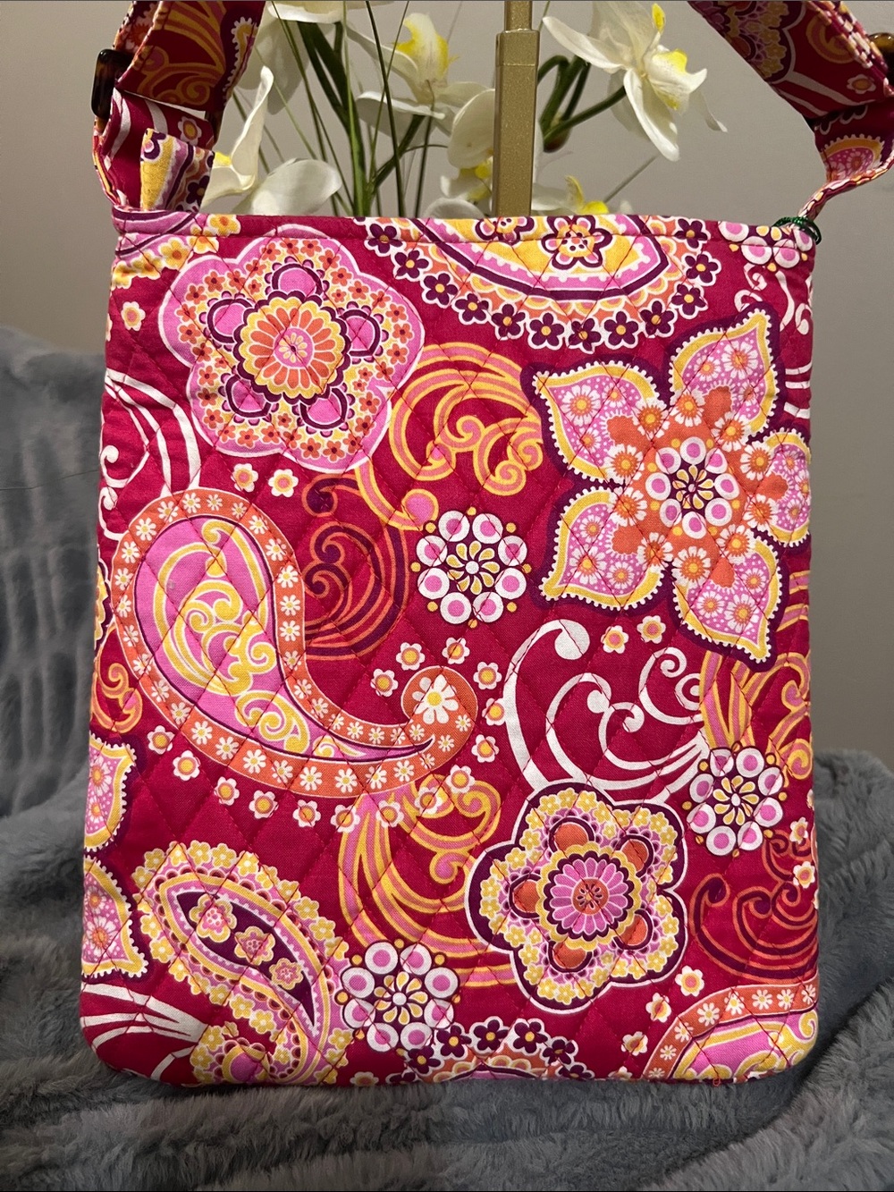Vera Bradley Rasberry Fizz Paisley Quilted Hipster NWOT retail $54 - Picture 3 of 7